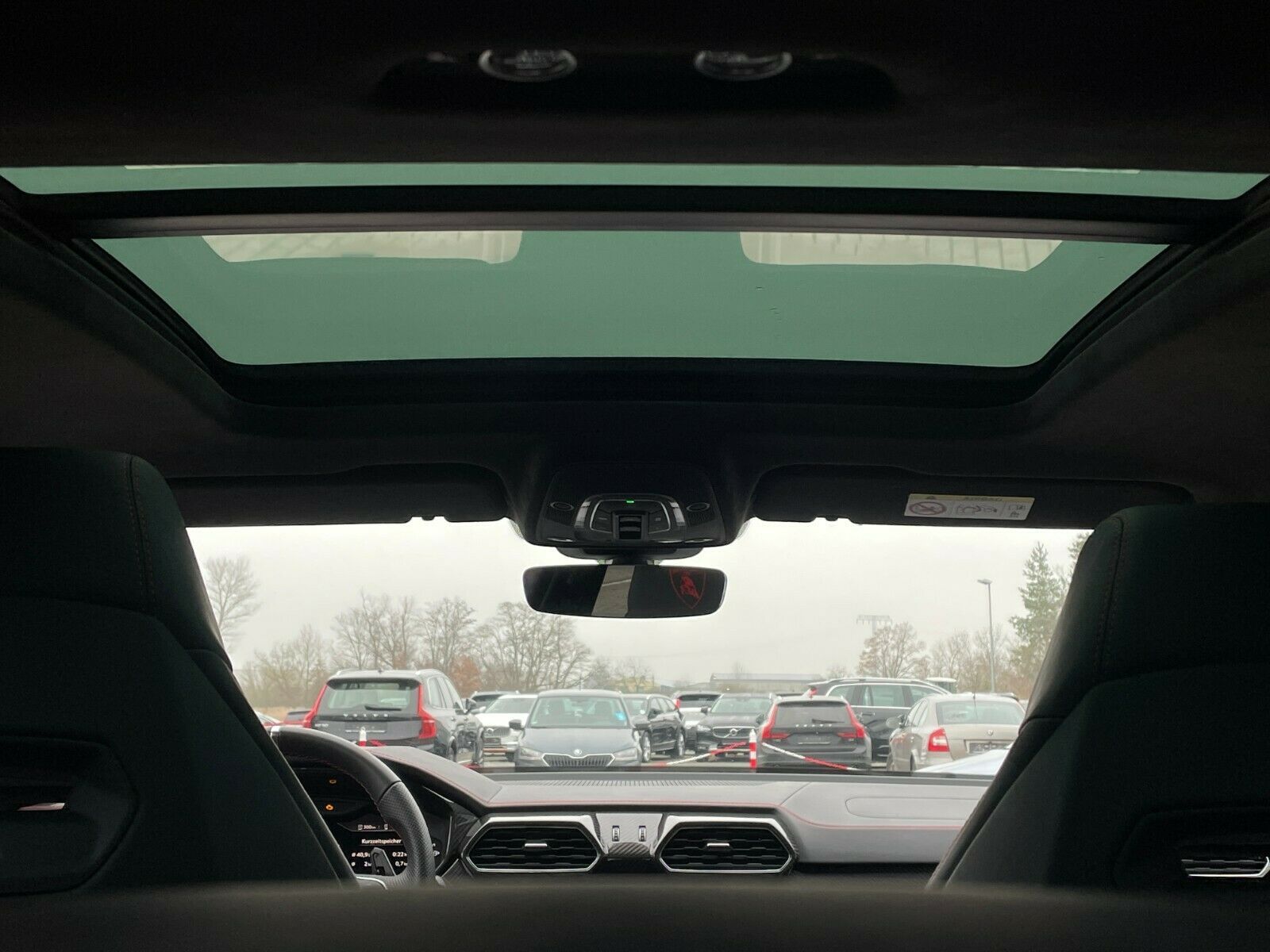 Fahrzeugabbildung Lamborghini Urus LP650 *PANO*Carbon*HeUp*23*Miete*Mietkauf*