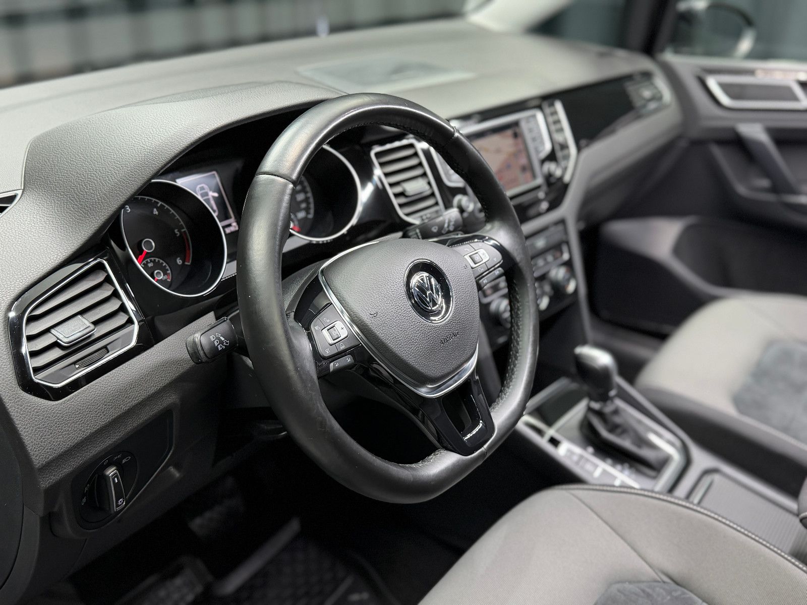 Fahrzeugabbildung Volkswagen Golf Sportsvan VII Highline |AUTOMATIK|PDC|DSG