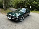 BMW E32 740i - BMW 740: E32 740i