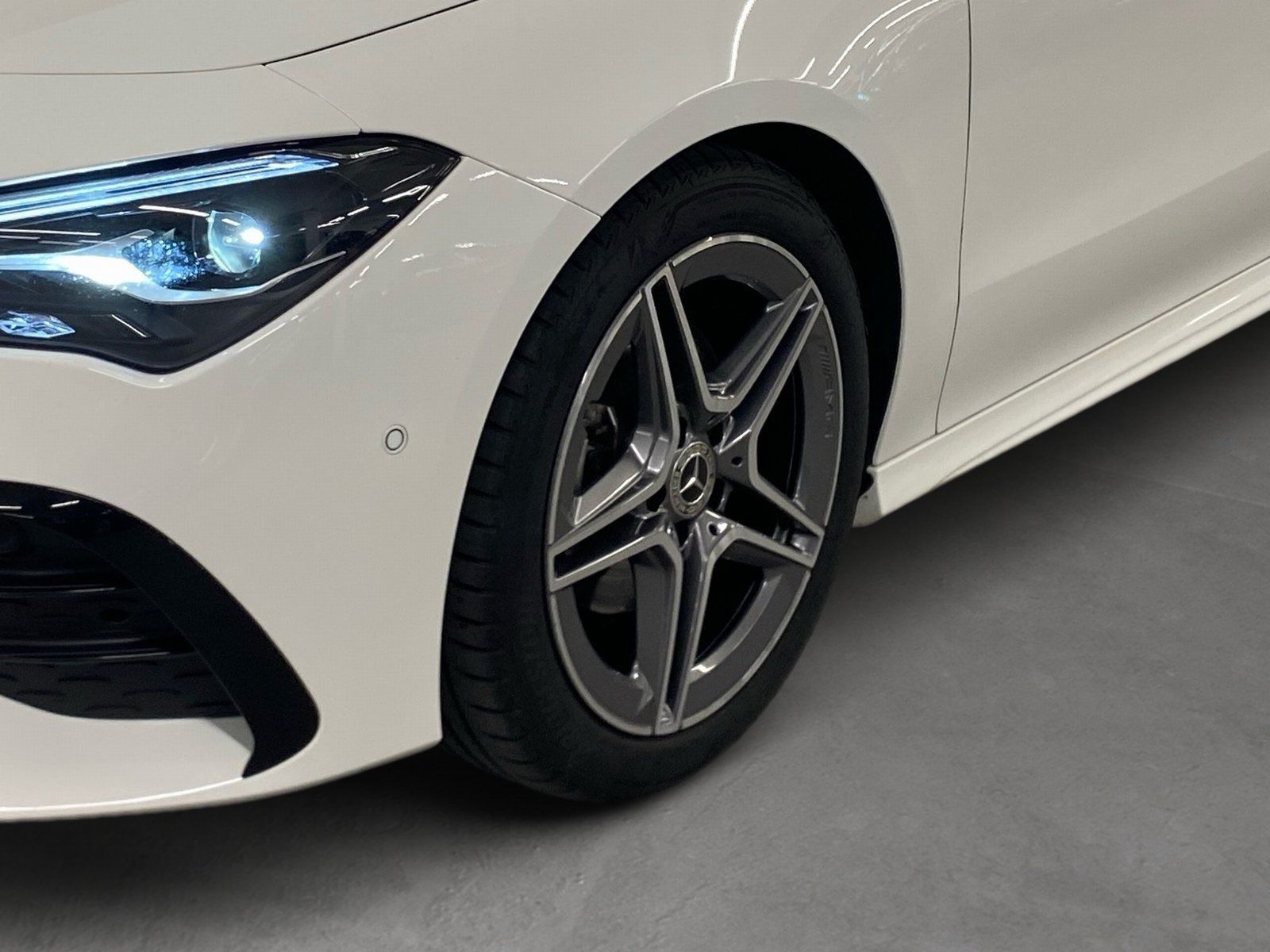 Fahrzeugabbildung Mercedes-Benz CLA 180 SB AMG PLUS*Kamer*LED*Easy-Pack*CarPlay*