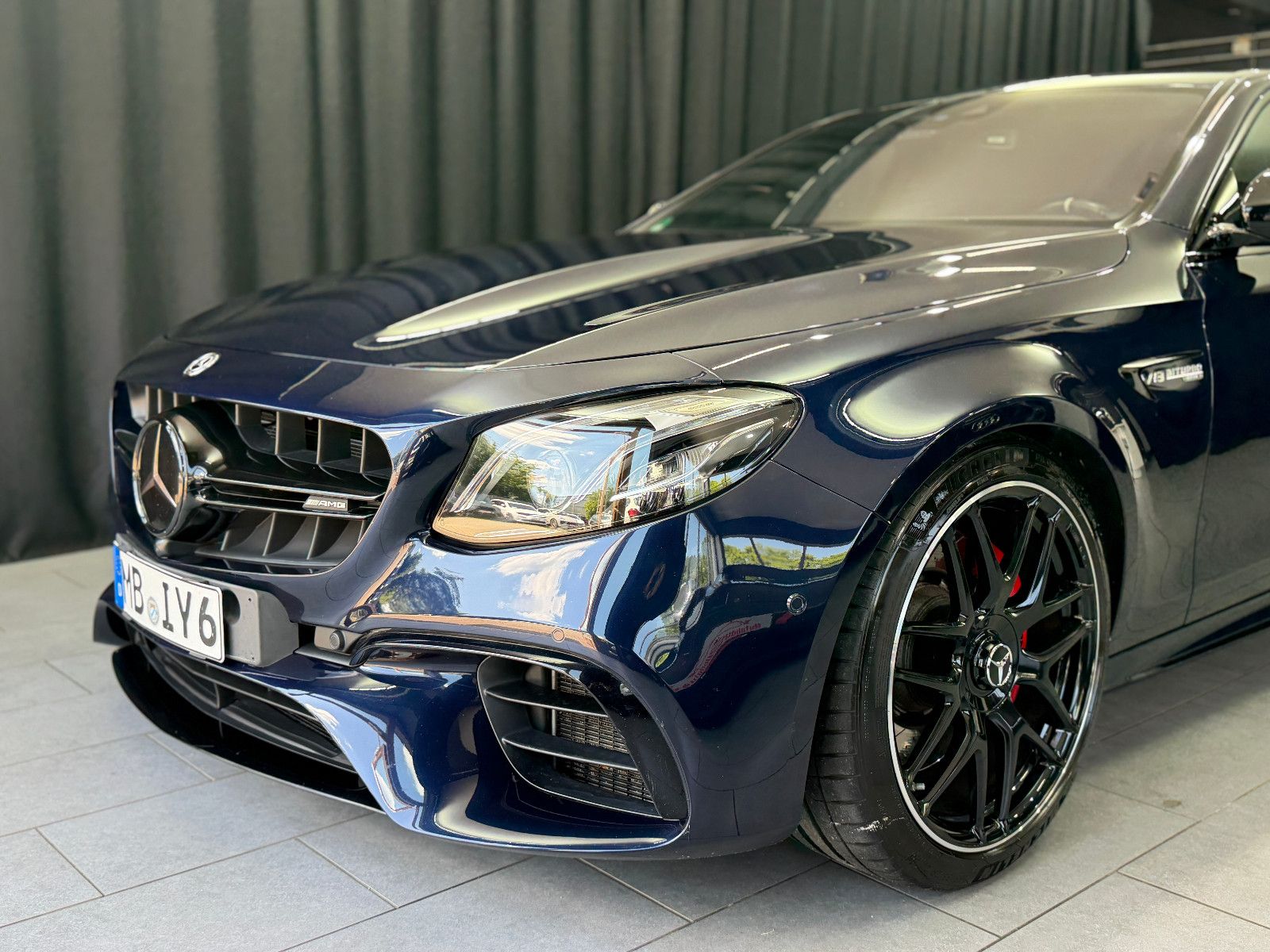 Fahrzeugabbildung Mercedes-Benz E 63 S AMG 4Matic+ |3D-BURMESTER|VOLL