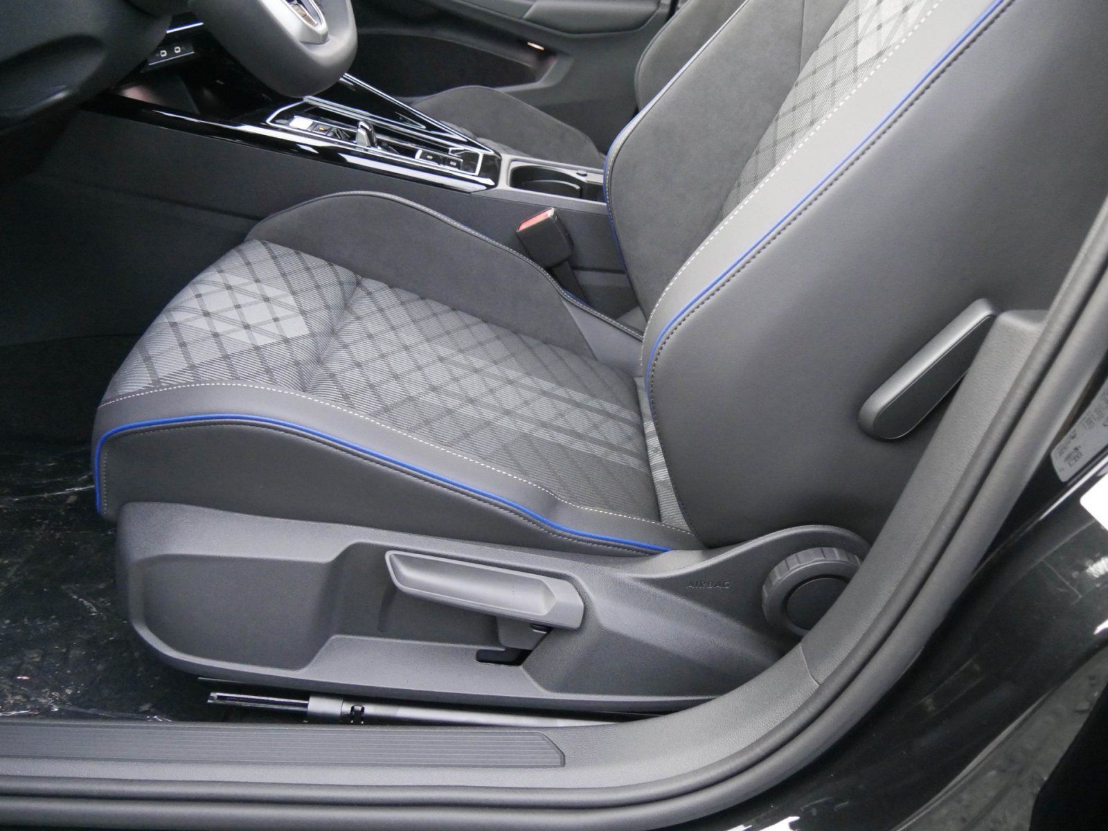 Volkswagen Golf - Bild 14