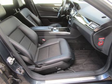Mercedes E 220 - 11
