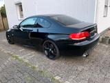 BMW e92 325i M Paket - BMW 325: 92 325i