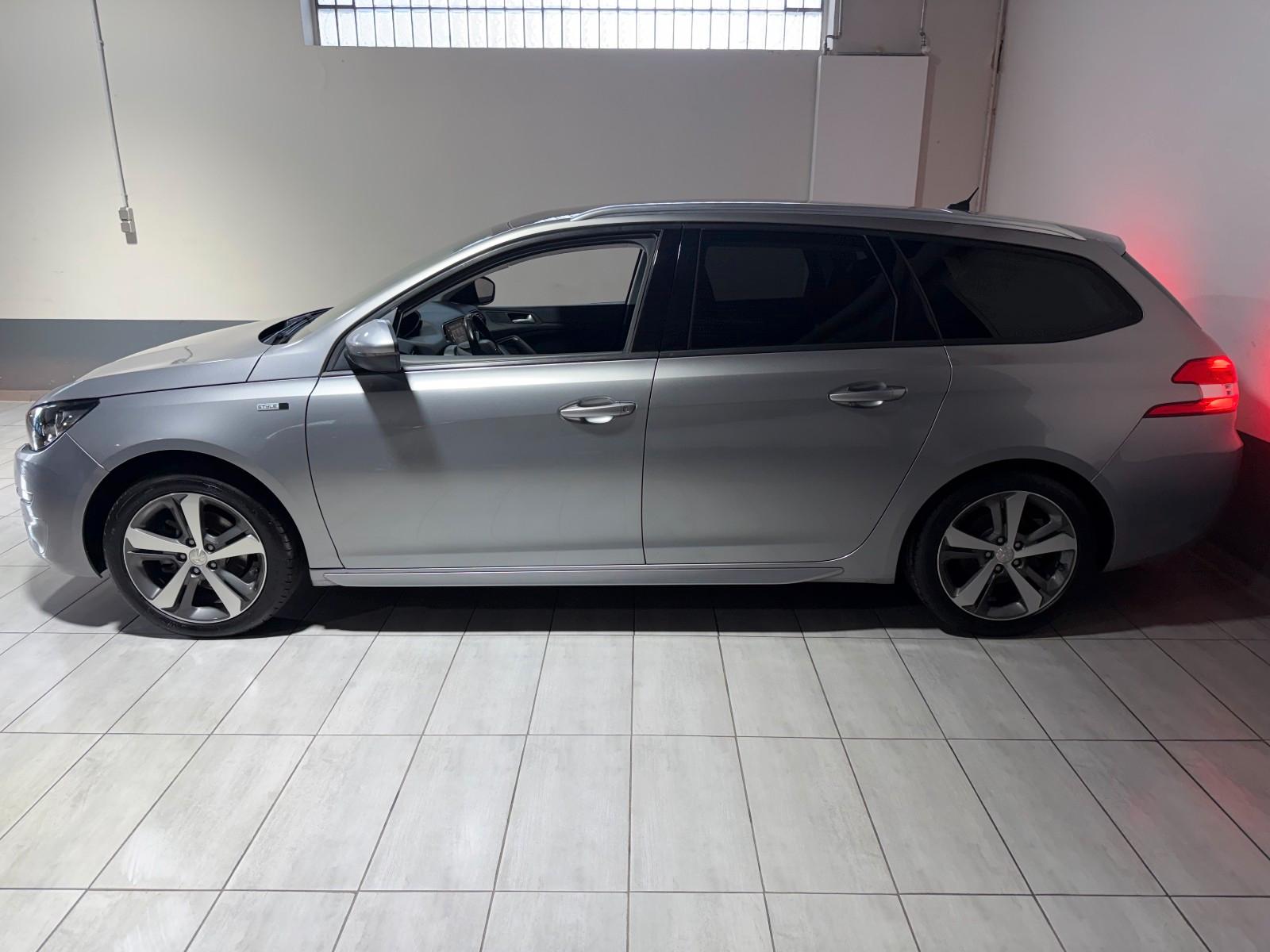Peugeot 308 SW Style Navi Panorama PDC