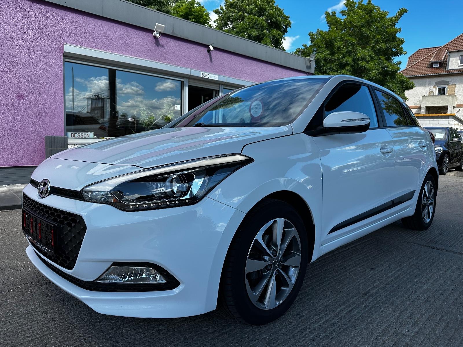 Hyundai i20 Style "1 Hand"Kamera"Navi"PDC"