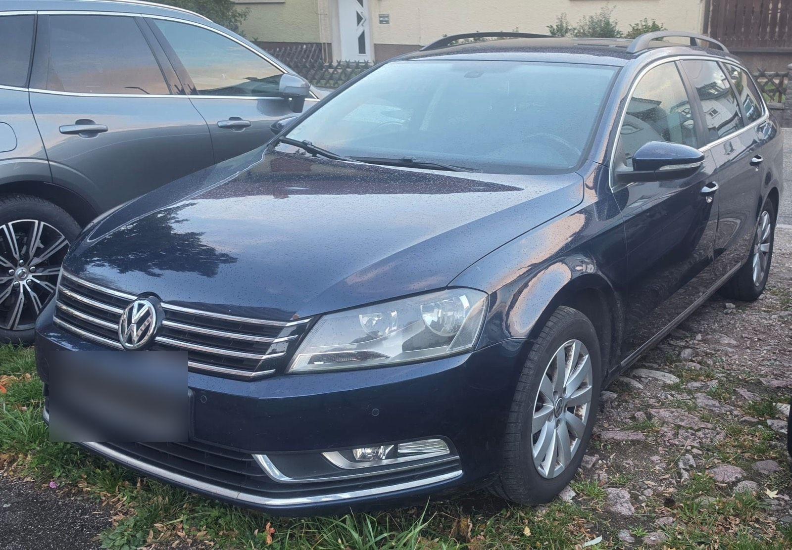 Volkswagen Passat 2012 — салон