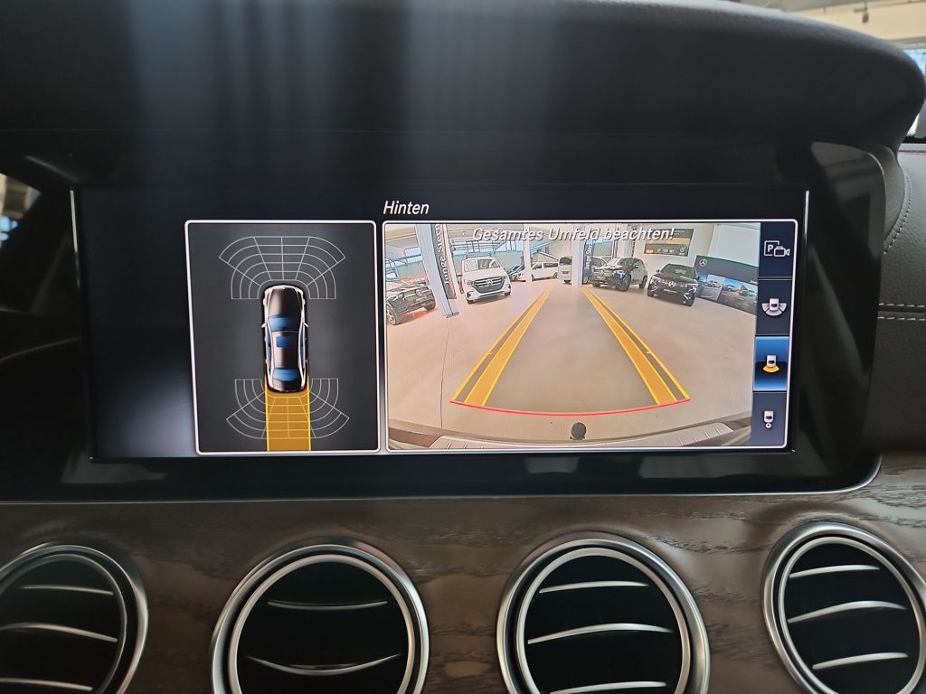 Fahrzeugabbildung Mercedes-Benz E 250 LUXURY AHK Comand Kamera LED