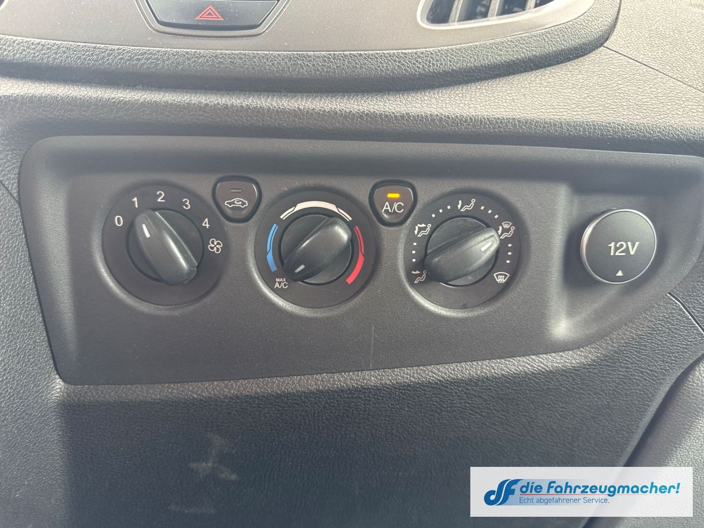Fahrzeugabbildung Ford Transit Kombi 350 L3 Trend 2.2 TDCi DPF *2609 *K