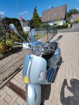 Vespa GTS Super Tech 125 - Vespa Motorräder in Köln