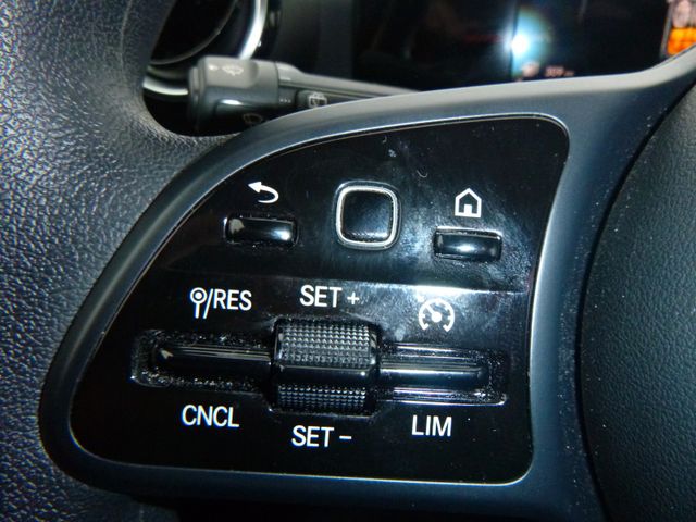 Fahrzeugabbildung Mercedes-Benz CLA 180 Shooting Brake >Navi/Teilleder/Sitzheiz<