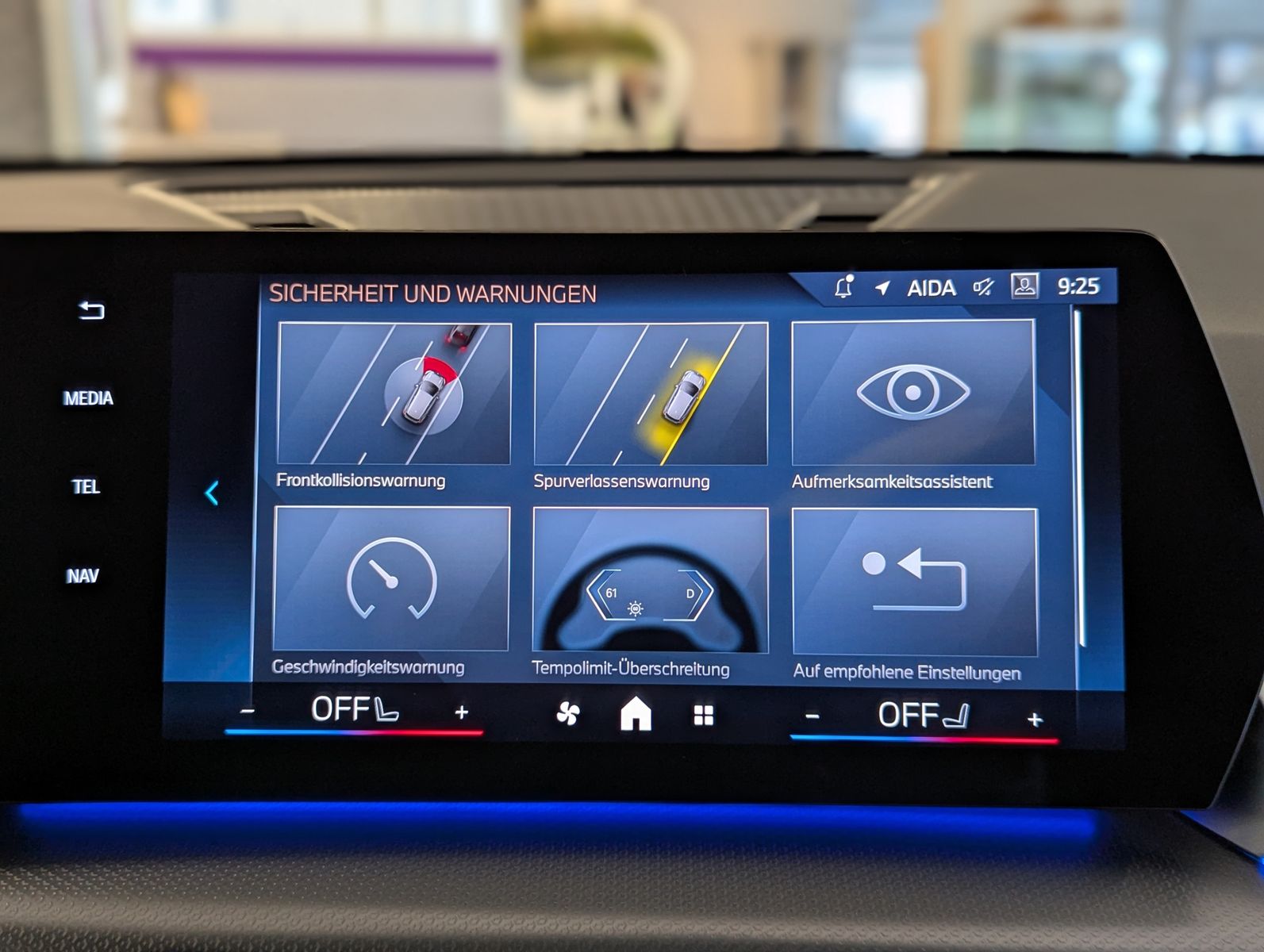 BMW X1 18d sDrive M-Sport Travel-Paket Pano Cam AHK - Image 26