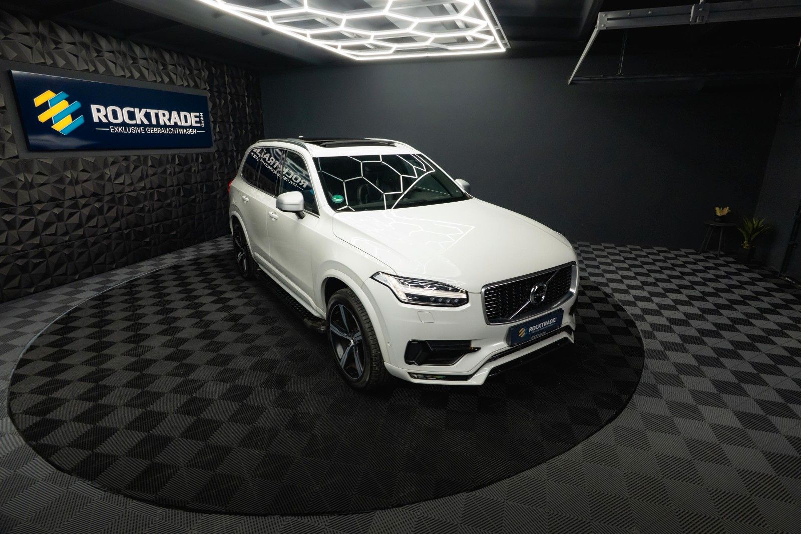 Fahrzeugabbildung Volvo XC90 R Design AWD Night-Paket | ACC | PANO | LED