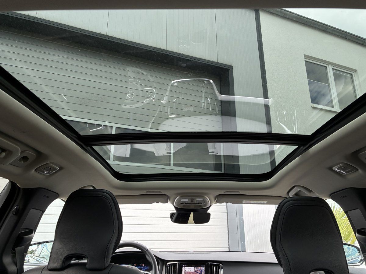 Volvo V60 B4 Plus Dark PANO HUD MEMORY foto 18