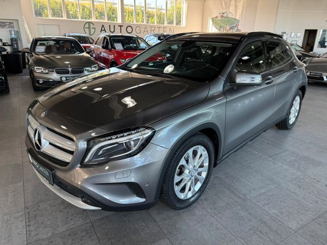 Mercedes-Benz GLA 200 *Style*Automatik*Bi-Xenon*Navi*Leder*