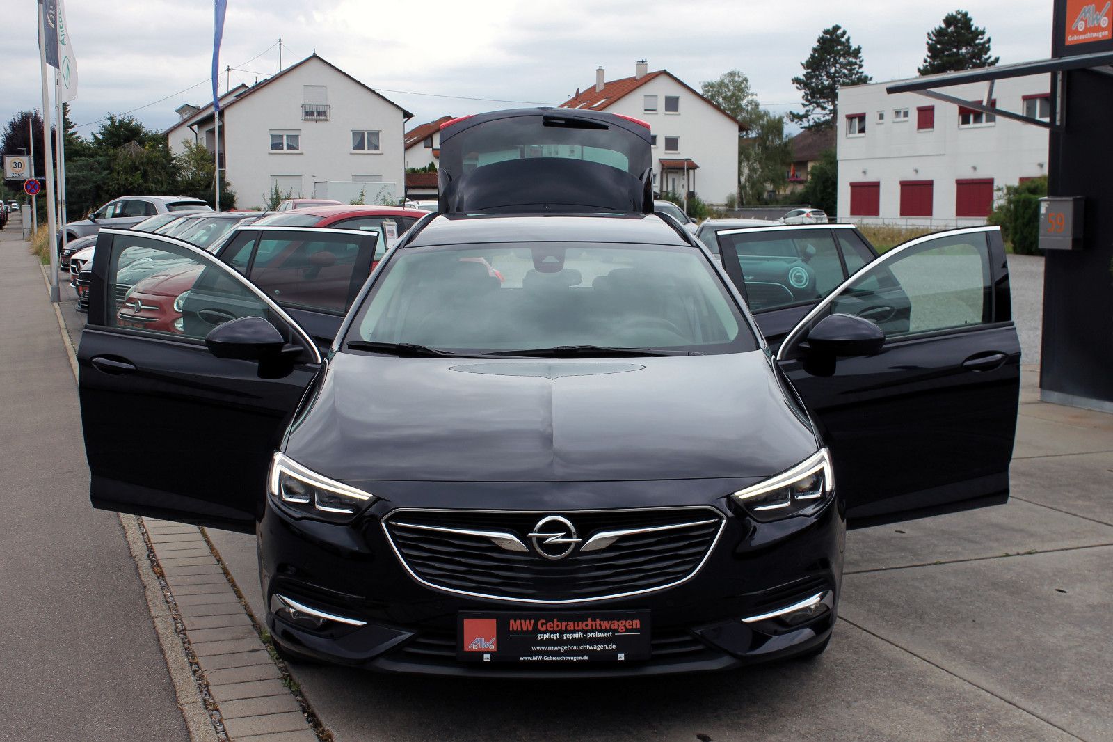 Fahrzeugabbildung Opel Insignia Sports Tourer Autom. ACC LED PDC KAM.