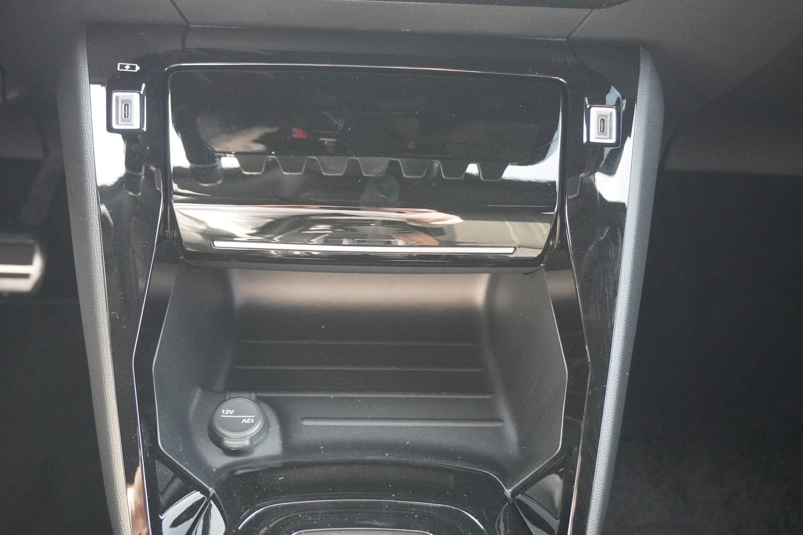 Peugeot 2008 GT 1.2 Hybrid 145 Aut. LED ACC Navi 360°