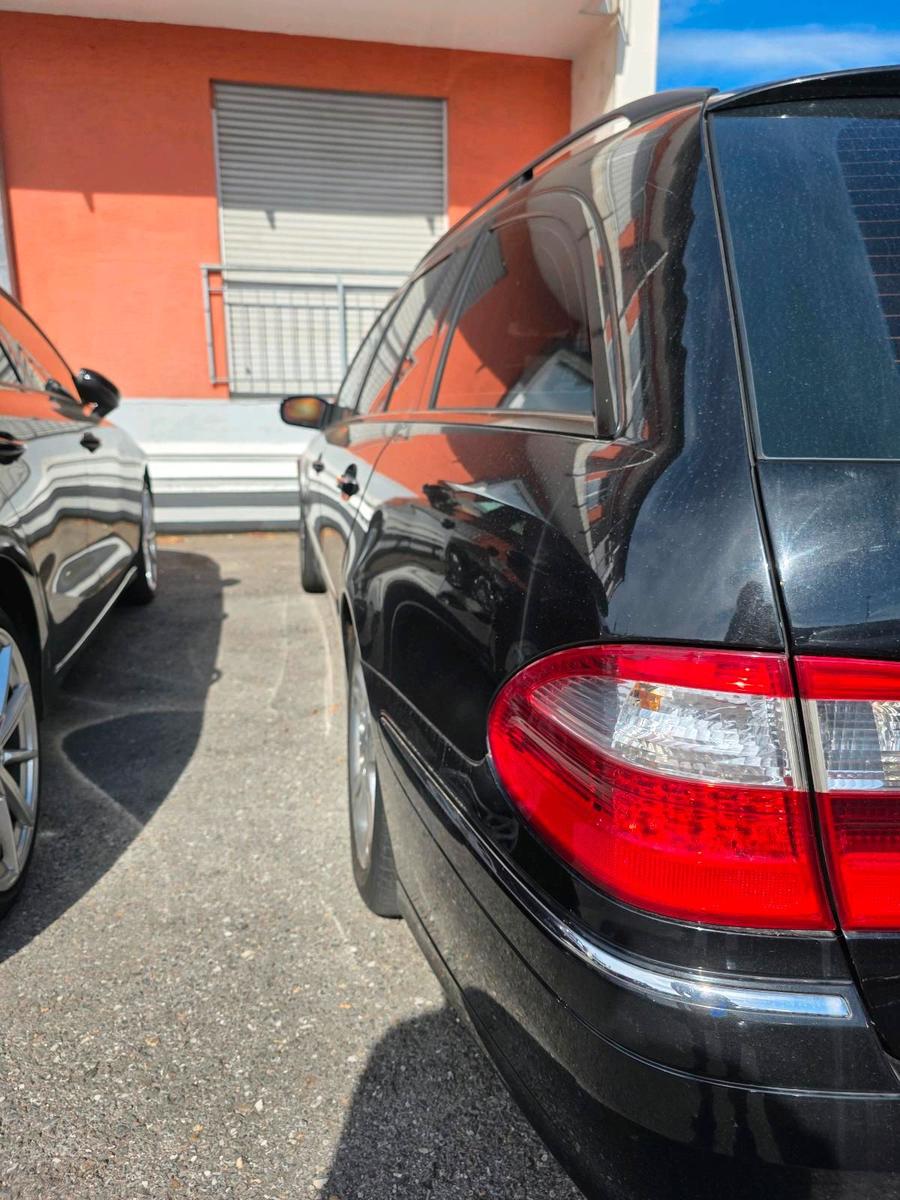 Mercedes-Benz E500 2004 — салон