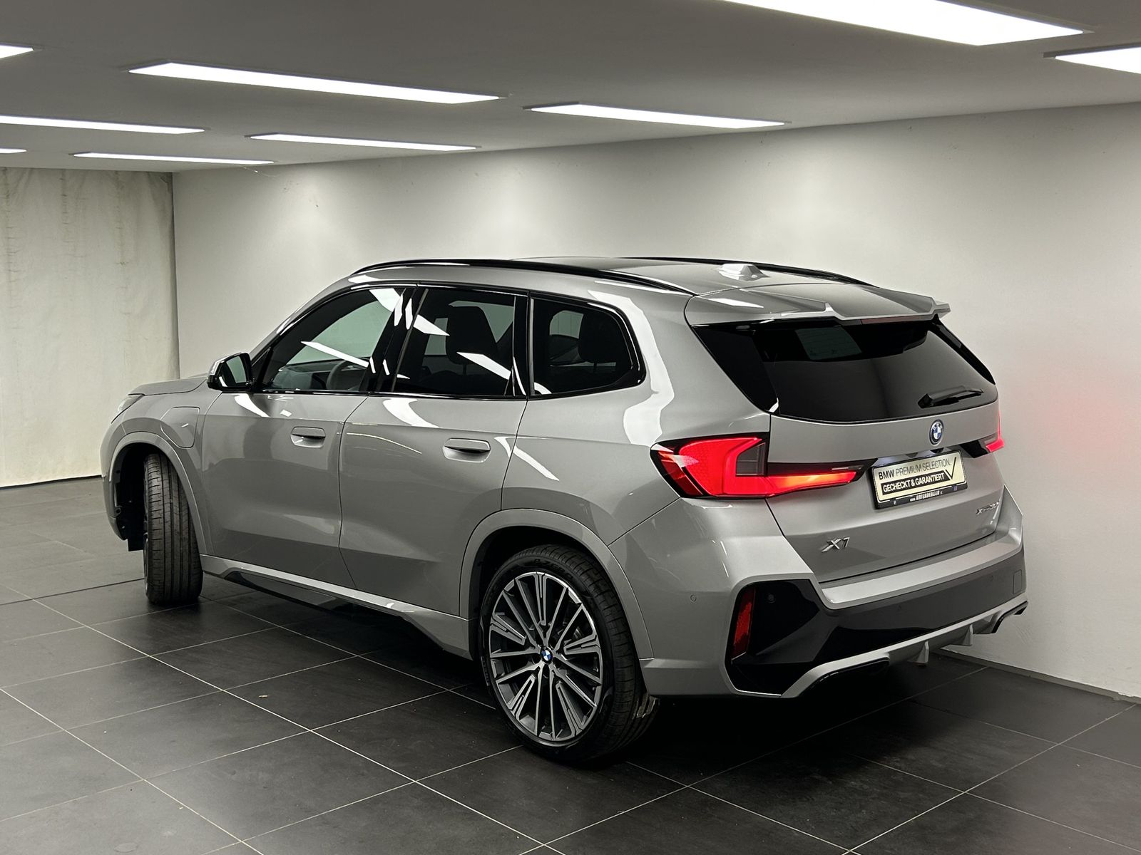 BMW X1 xDrive30e M Sportpaket Pro Harman/Kardon Head imagem 3