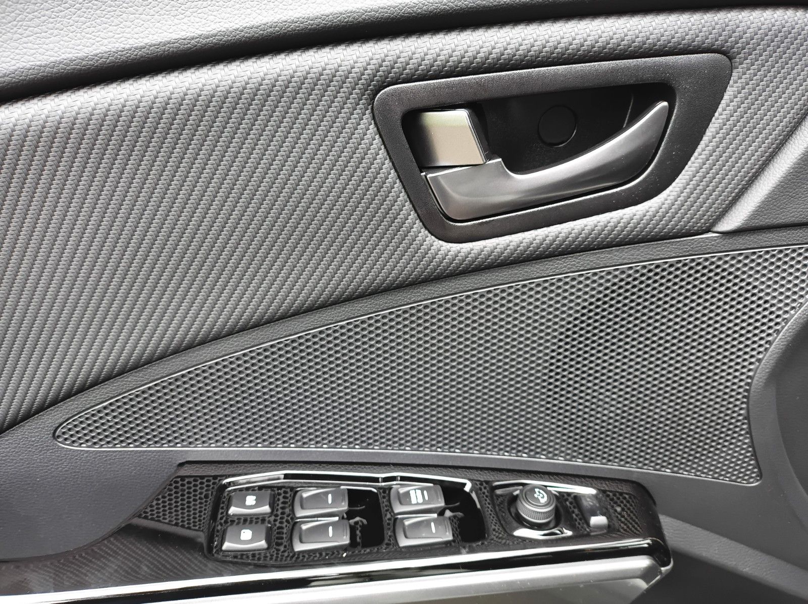 Fahrzeugabbildung KGM TIVOLI NOMAD+SH+KLIMAANLAGE+R.-KAMERA+10.25 ZOLL