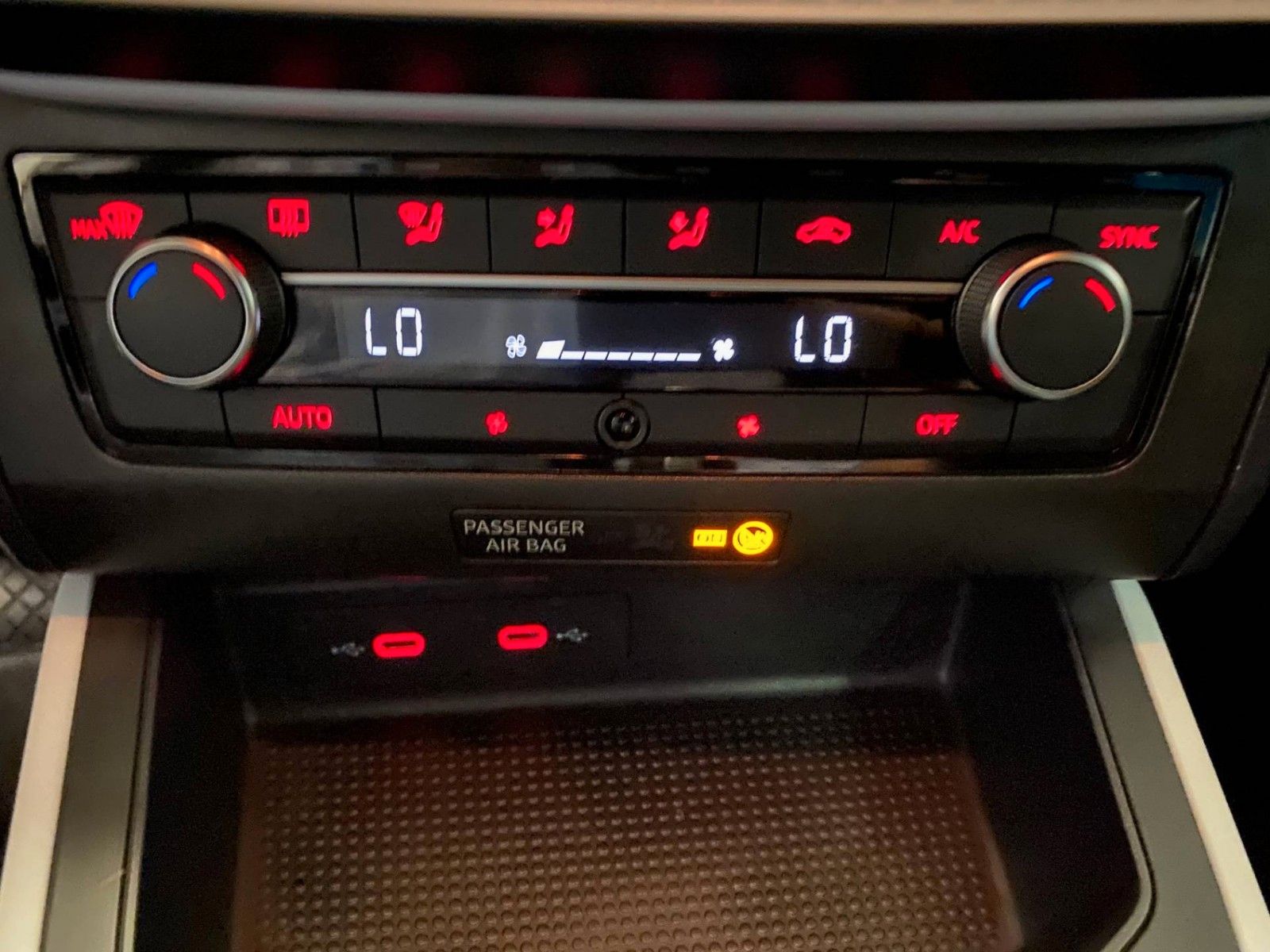 Fahrzeugabbildung SEAT Arona 1.0 TSI STYLE DSG+NAVI+LED+APP+SITZHEIZUNG