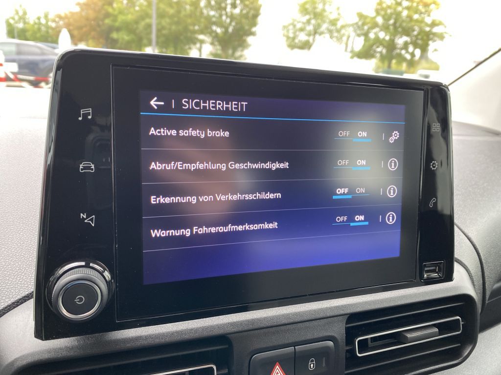 Fahrzeugabbildung Citroën Berlingo M PT 110 FEEL *Keyless*Farb-Touch*PDC*