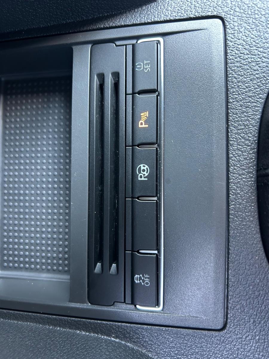 Volkswagen Touran 2015 — photo 17