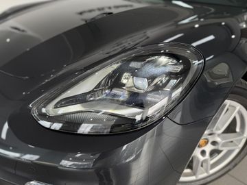 Porsche Panamera - 4