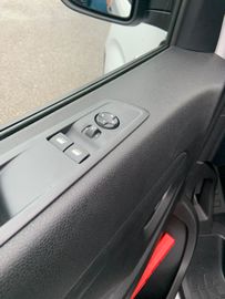 Bild 30 Opel Vivaro Kasten M HECKKLAPPE 2x Schiebetüre