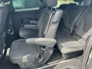 Mercedes V 220 - 8