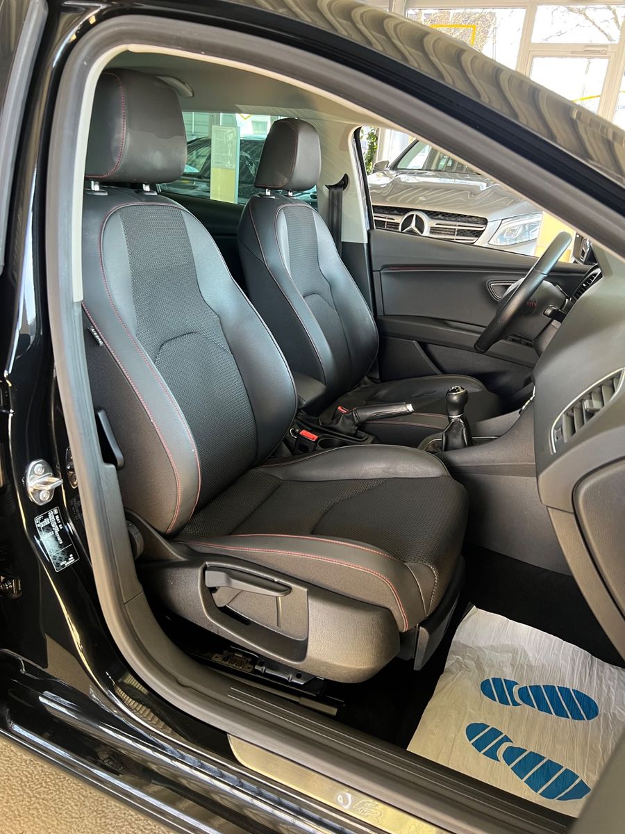 Fahrzeugabbildung SEAT Leon ST FR *LED*NAVI*BLUETOOTH*SITZHEIZUNG*