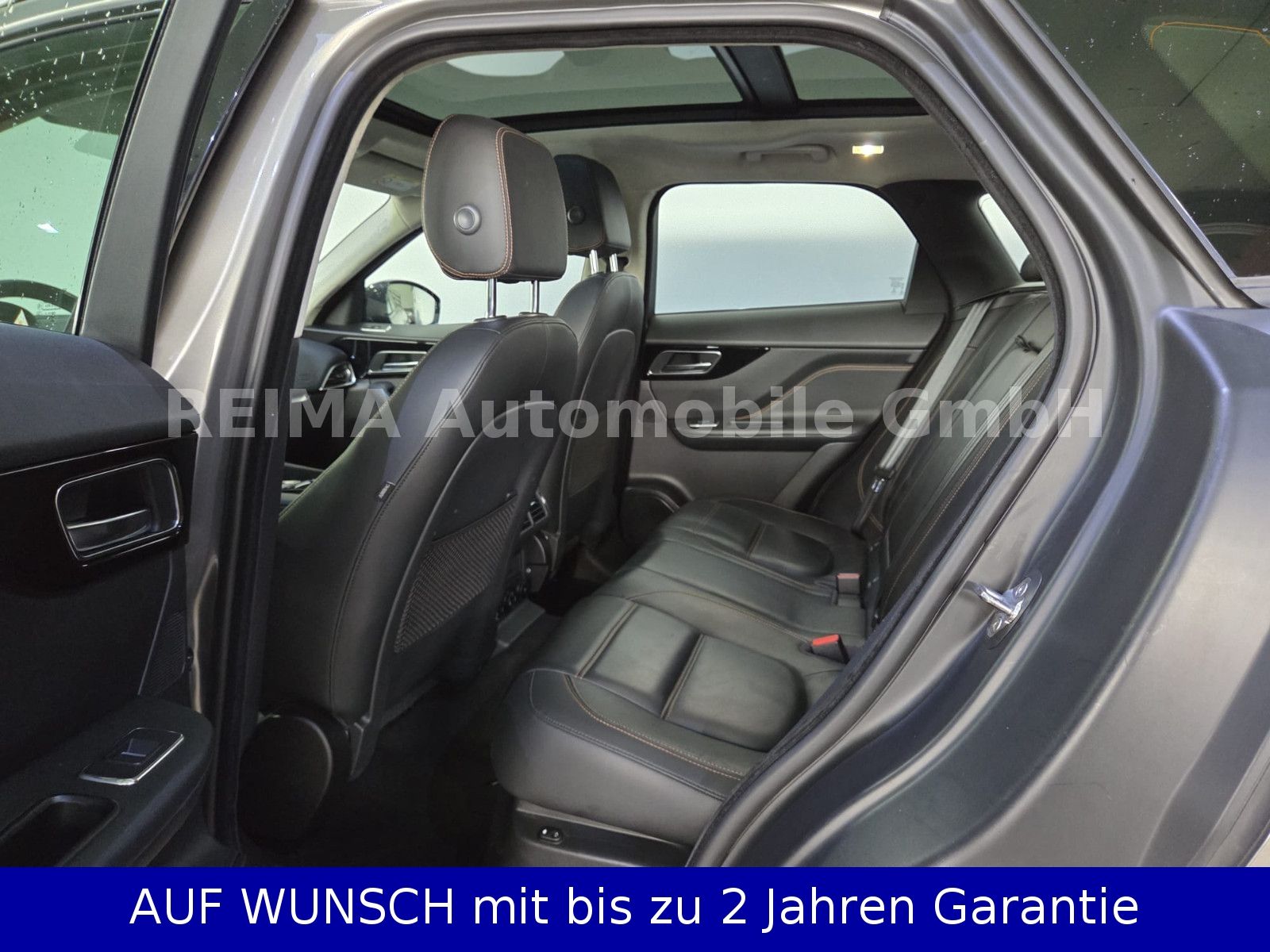 Fahrzeugabbildung Jaguar F-PACE 2,0T Prestige AWD, Pano, Leder, Meridian