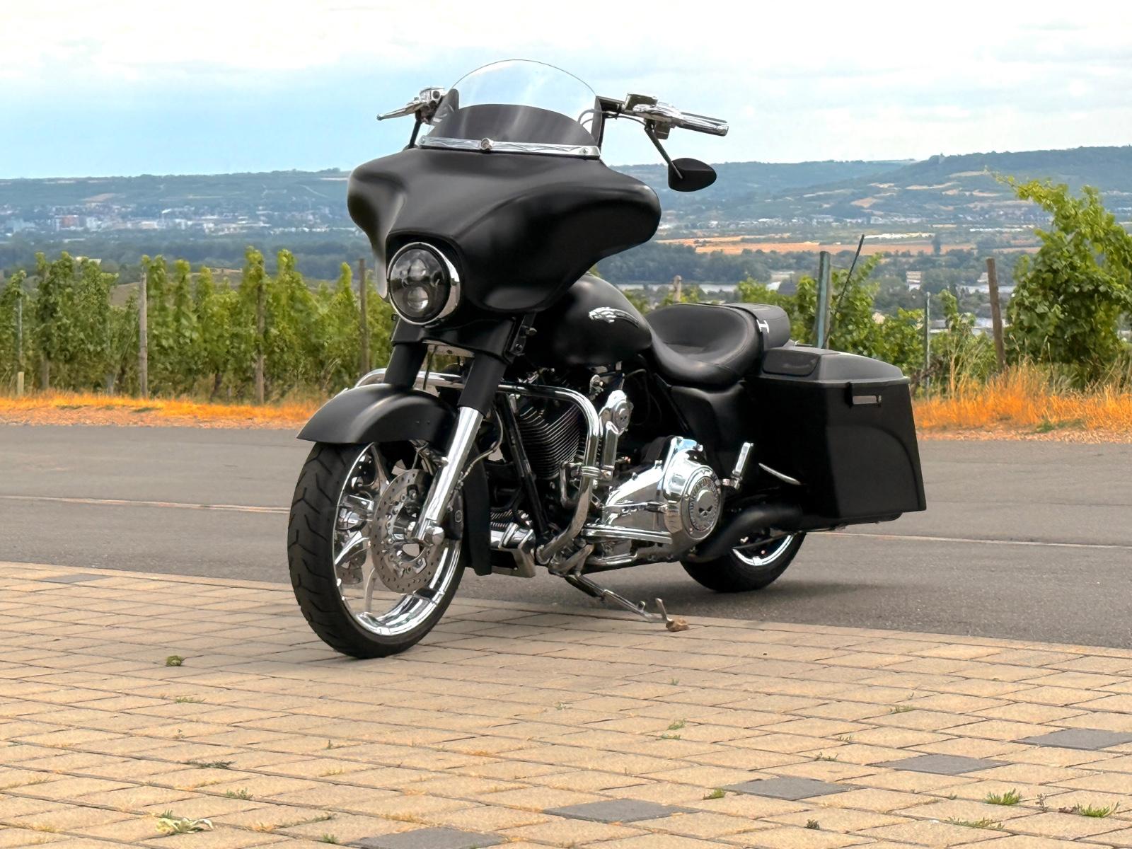 Harley-Davidson STREET GLIDE FLHXSE2 CVO 120 R  ABSOLUTES UNIKAT