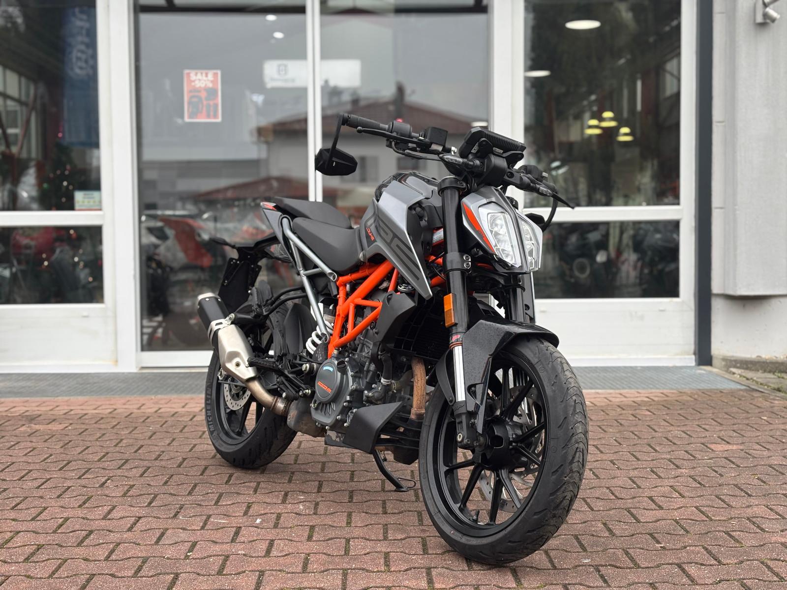 KTM 125 Duke 2022