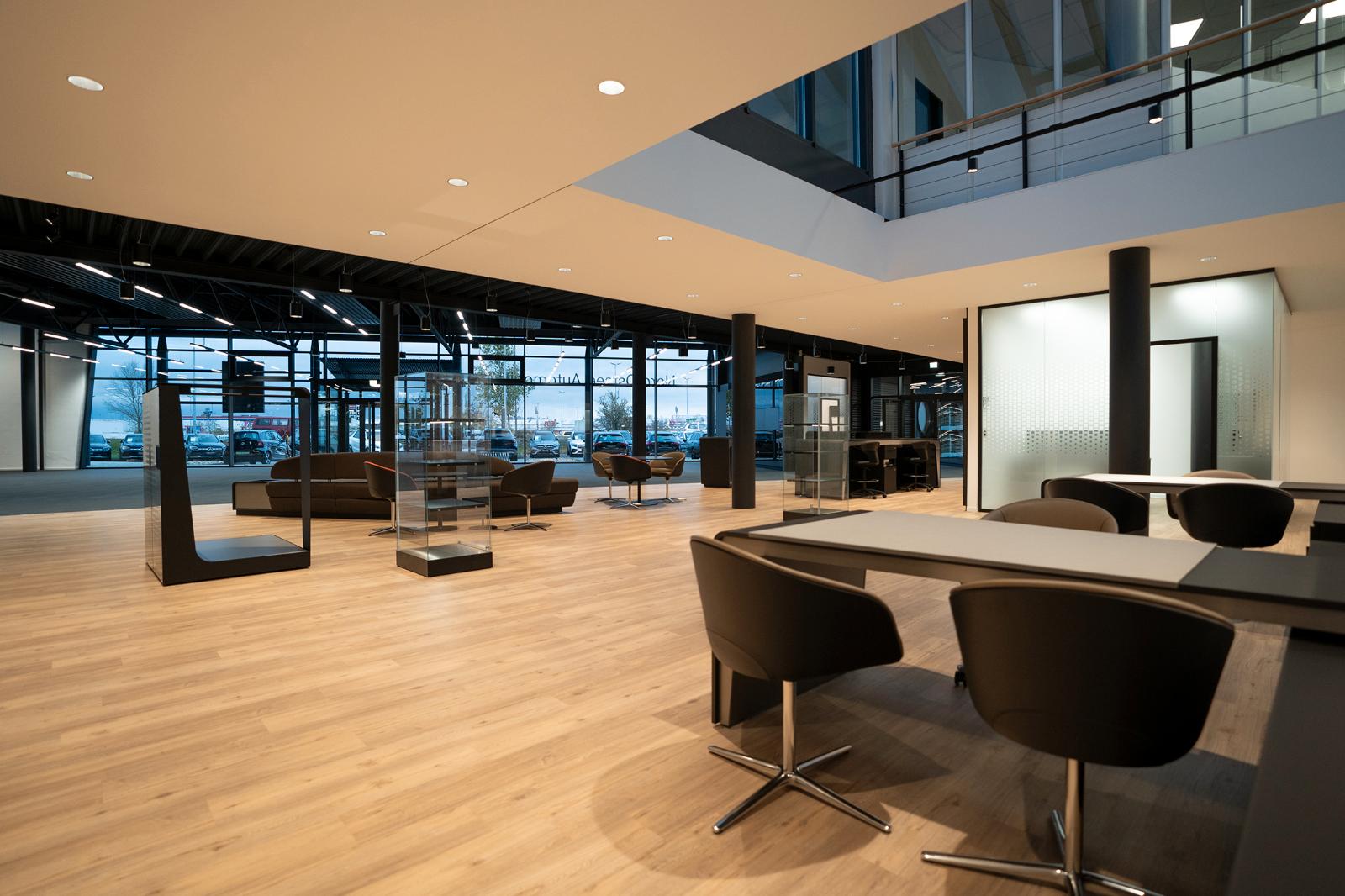 showroom-image-top