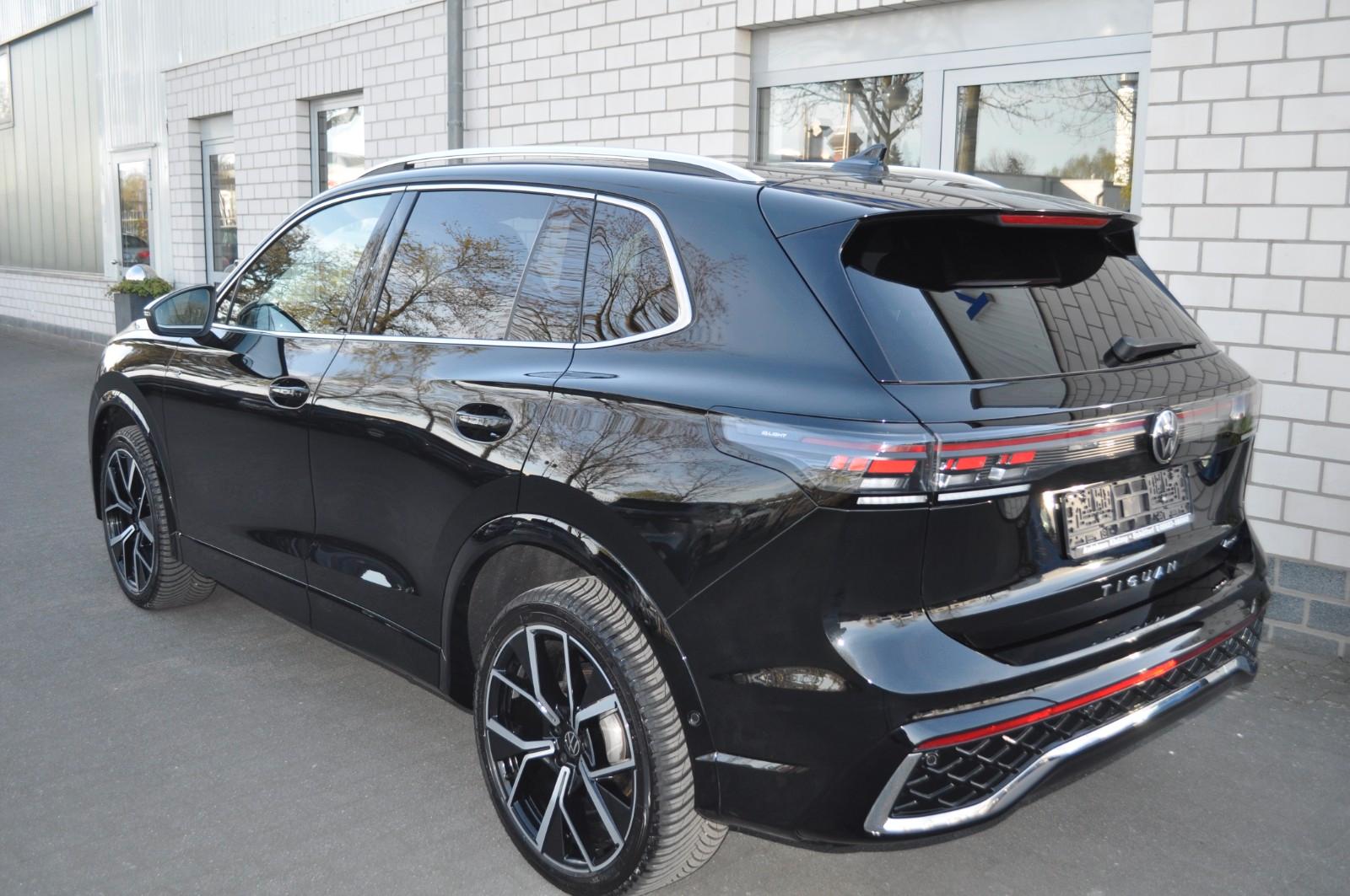 Volkswagen Tiguan 2.0 TDI  4Motion R-LINE/PANORAMA/AHK/GJR