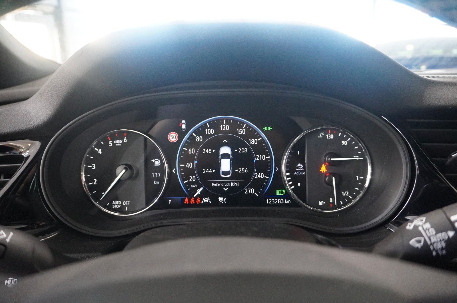 Fahrzeugabbildung Opel Insignia B ST 2.0D ELEGANVE NAVI/LED/KAMERA/OPC