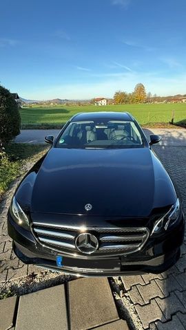 MERCEDES-BENZ E 400 d 4MATIC T Autom. Burmester, AHK, 