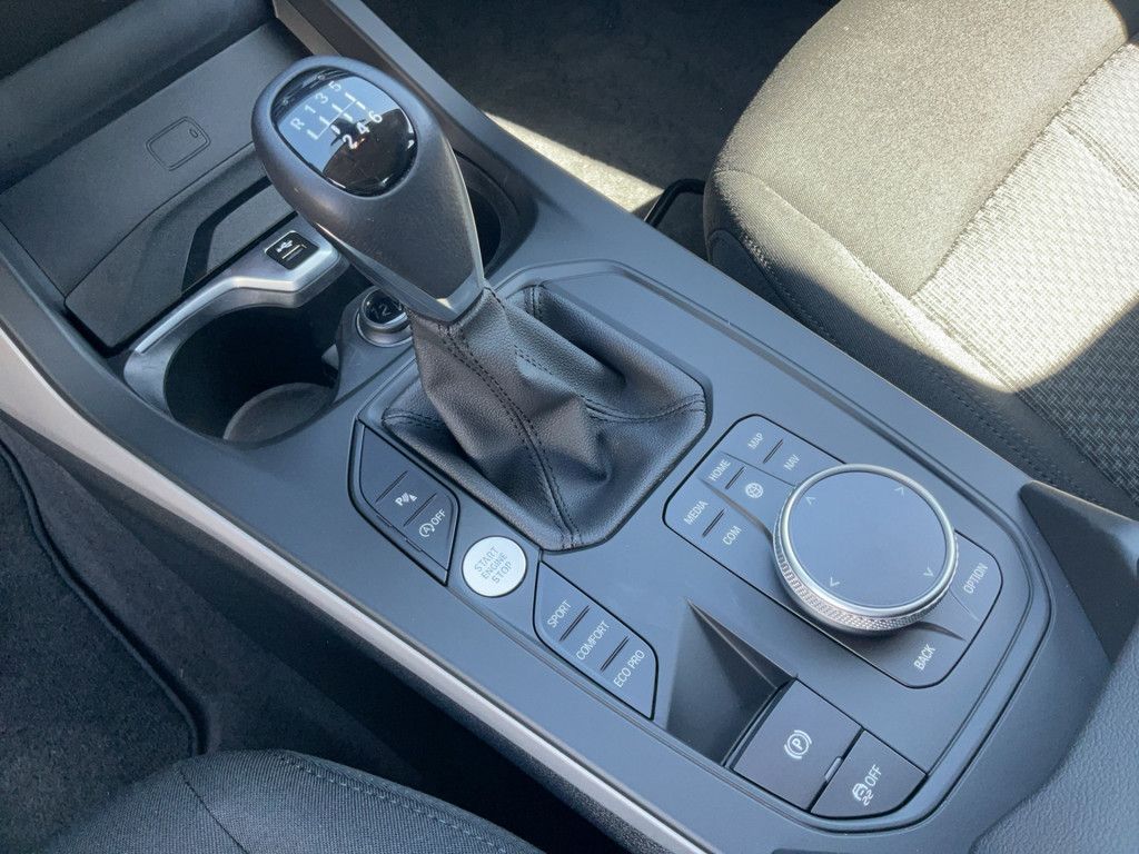BMW 118i Lim. ADVANTAGE LED NAVI PDC SHZ KLIMA ALU foto 22