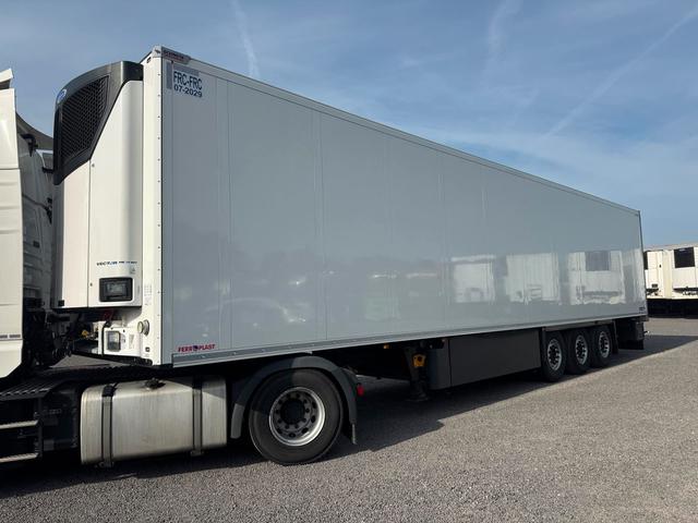 Schmitz Cargobull SKO 24 Bitemp Multitemp Vector HE 19mt Doppelsto
