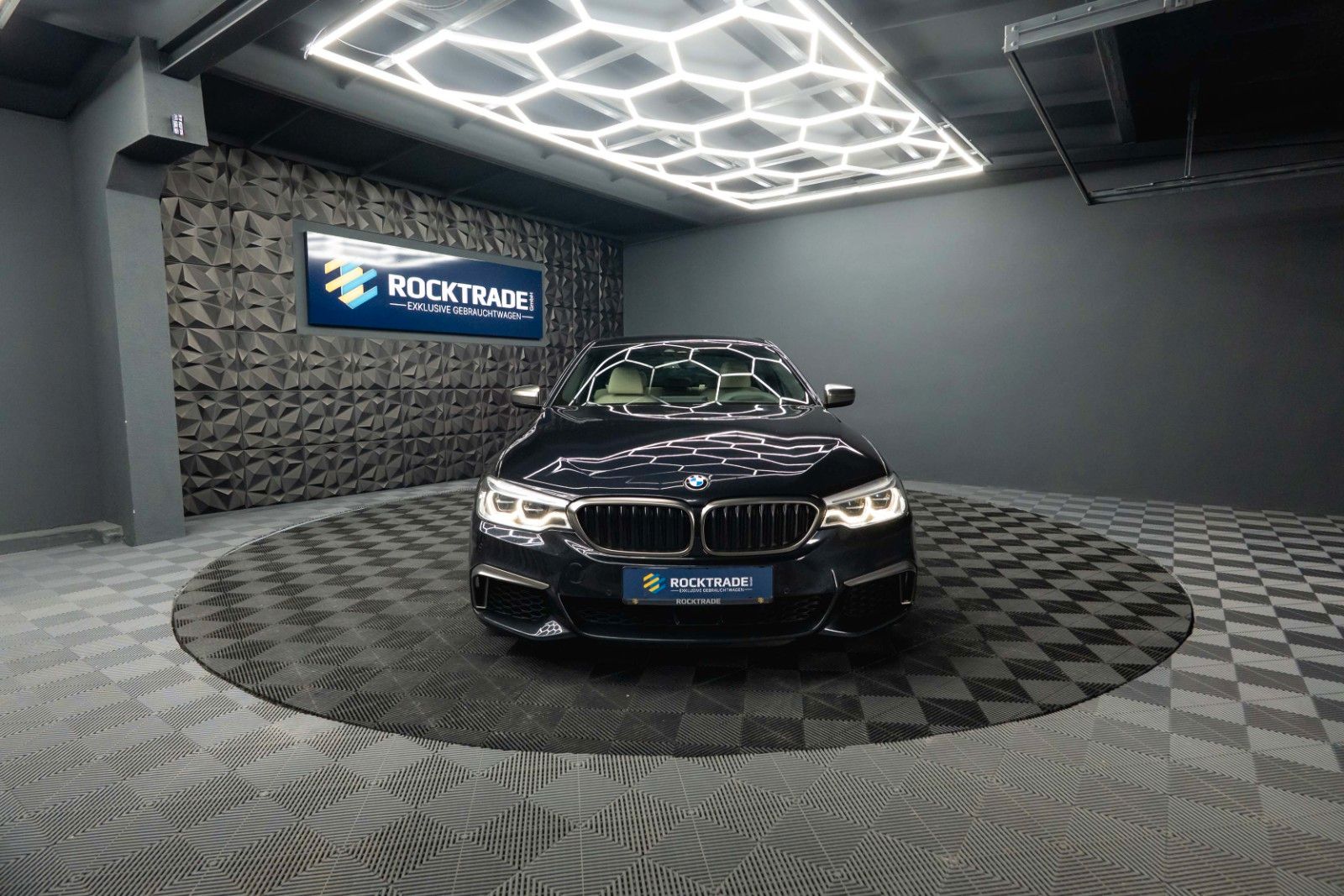 Fahrzeugabbildung BMW M550i xDrive Shadow Line | ACC | Massage | LED