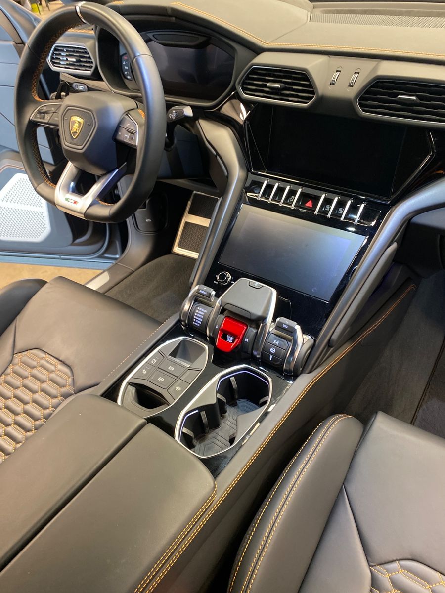 Lamborghini URUS S - AKRAPOVIC BLACK EDITION foto 4