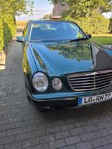 Mercedes-Benz E 320 4MATIC AVANTGARDE Avantgarde - Mercedes-Benz E 320: 4matic