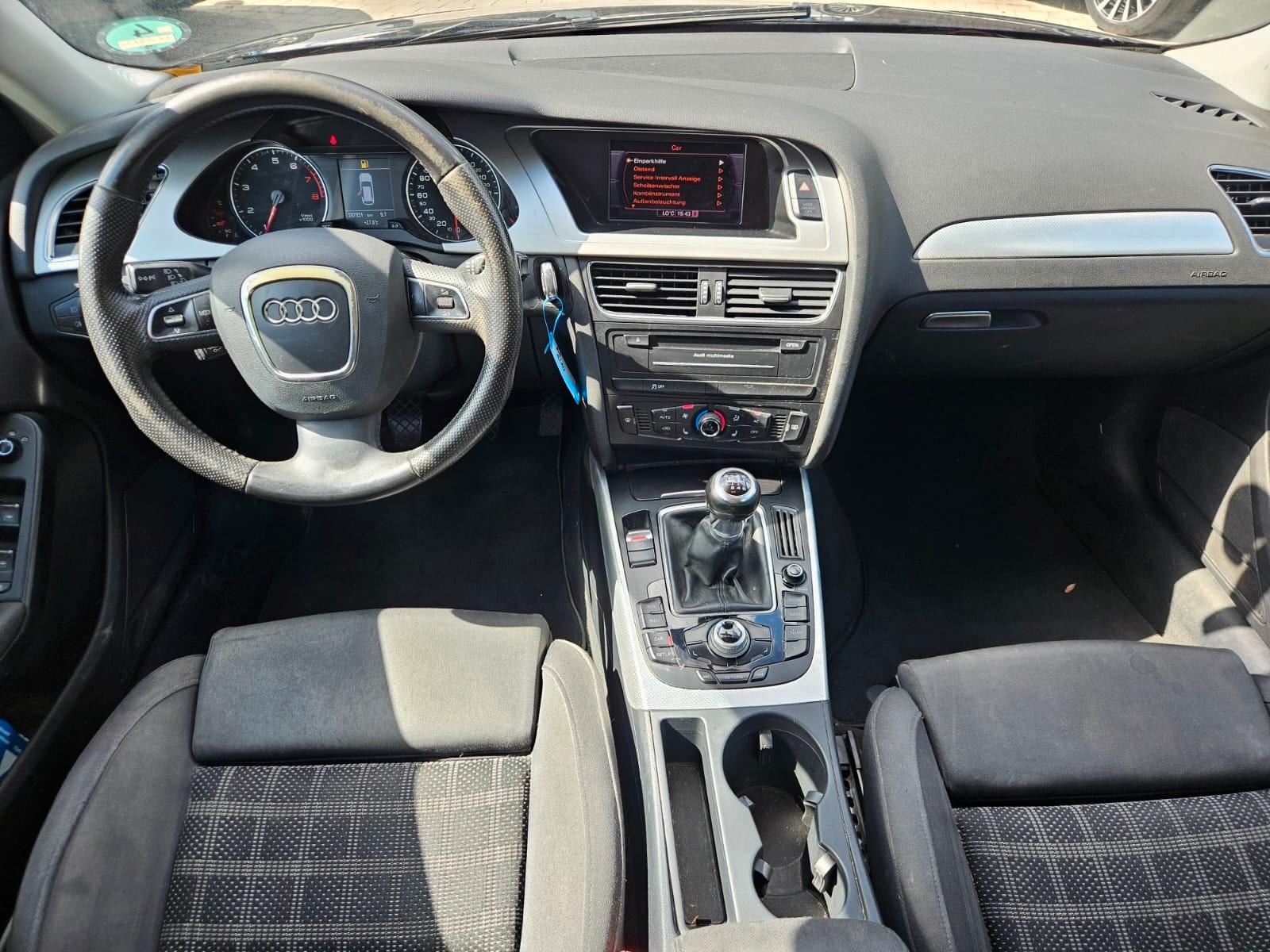 Audi A4 2011 — photo 10