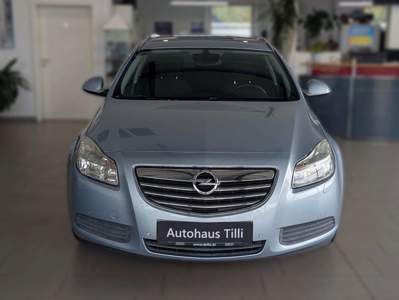 Opel Insignia 2013 — rear view