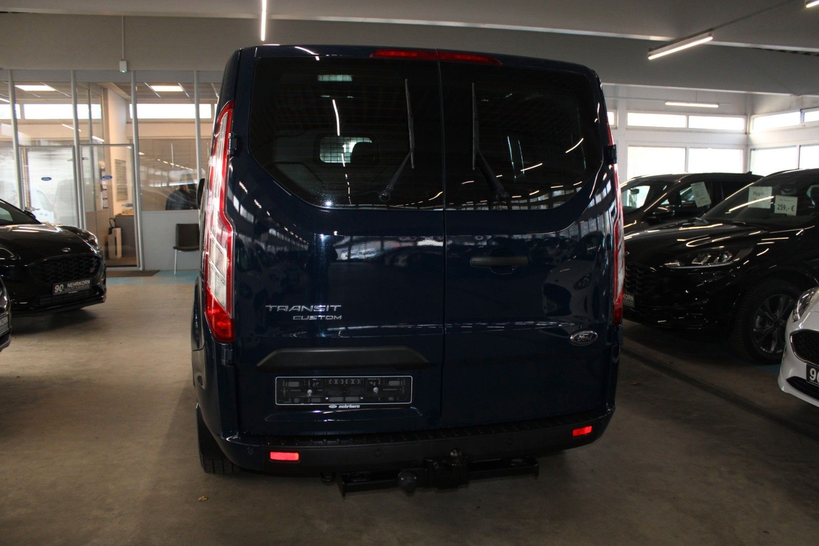 Fahrzeugabbildung Ford Transit Custom TREND L1 Kasten AHK KLIMA 1.Hand