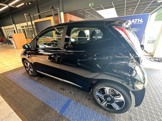 Toyota Aygo x-clusiv *Kamera*Carplay*