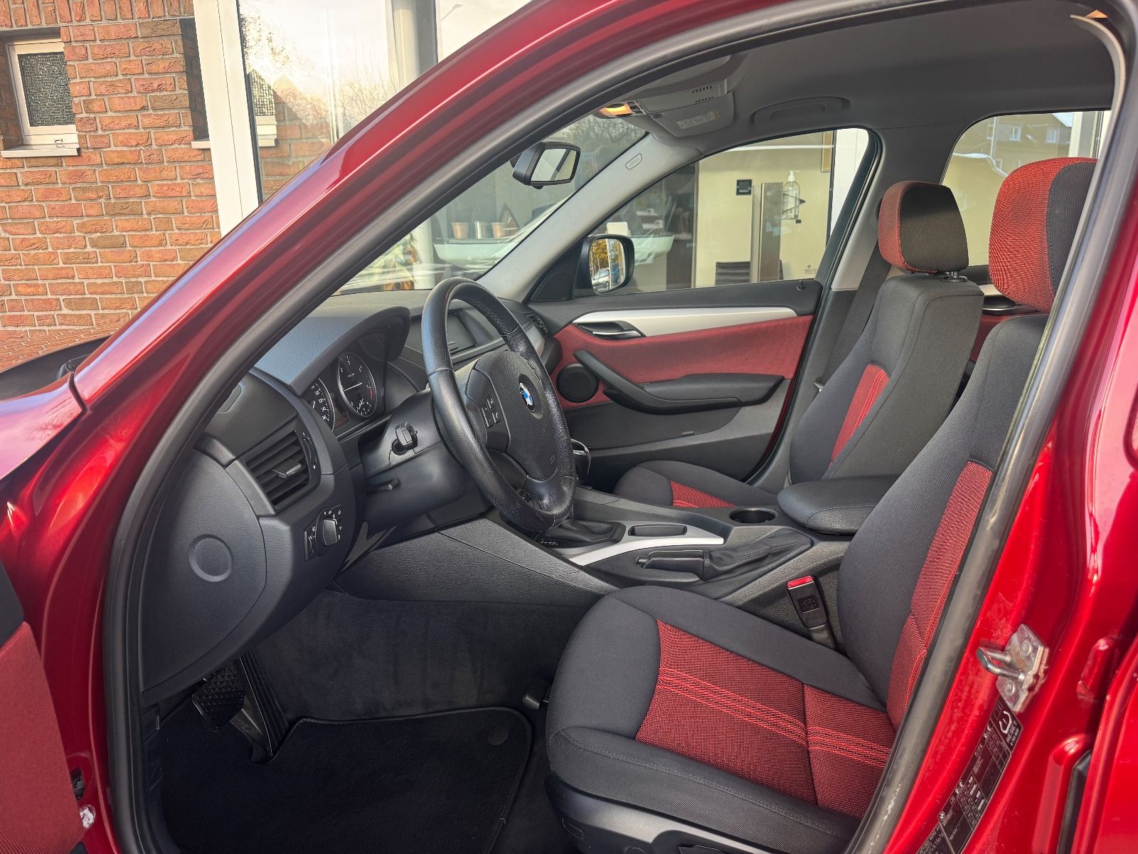 Fahrzeugabbildung BMW X1 20 d xDrive X-line Klima/PDC/Sitzheizung