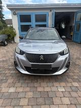 Peugeot e2008 136 "GT Pack"