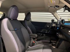 Fahrzeugabbildung MINI Cooper C 1,5 Steptronic Classic Trim